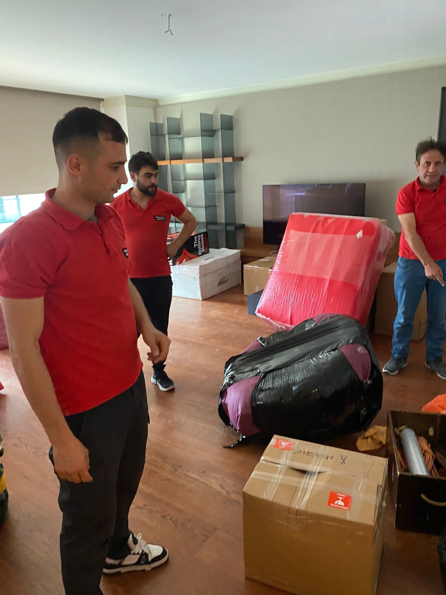 Tunceroğlu Nakliyat Profesyonel Ev Taşıma Ekibi